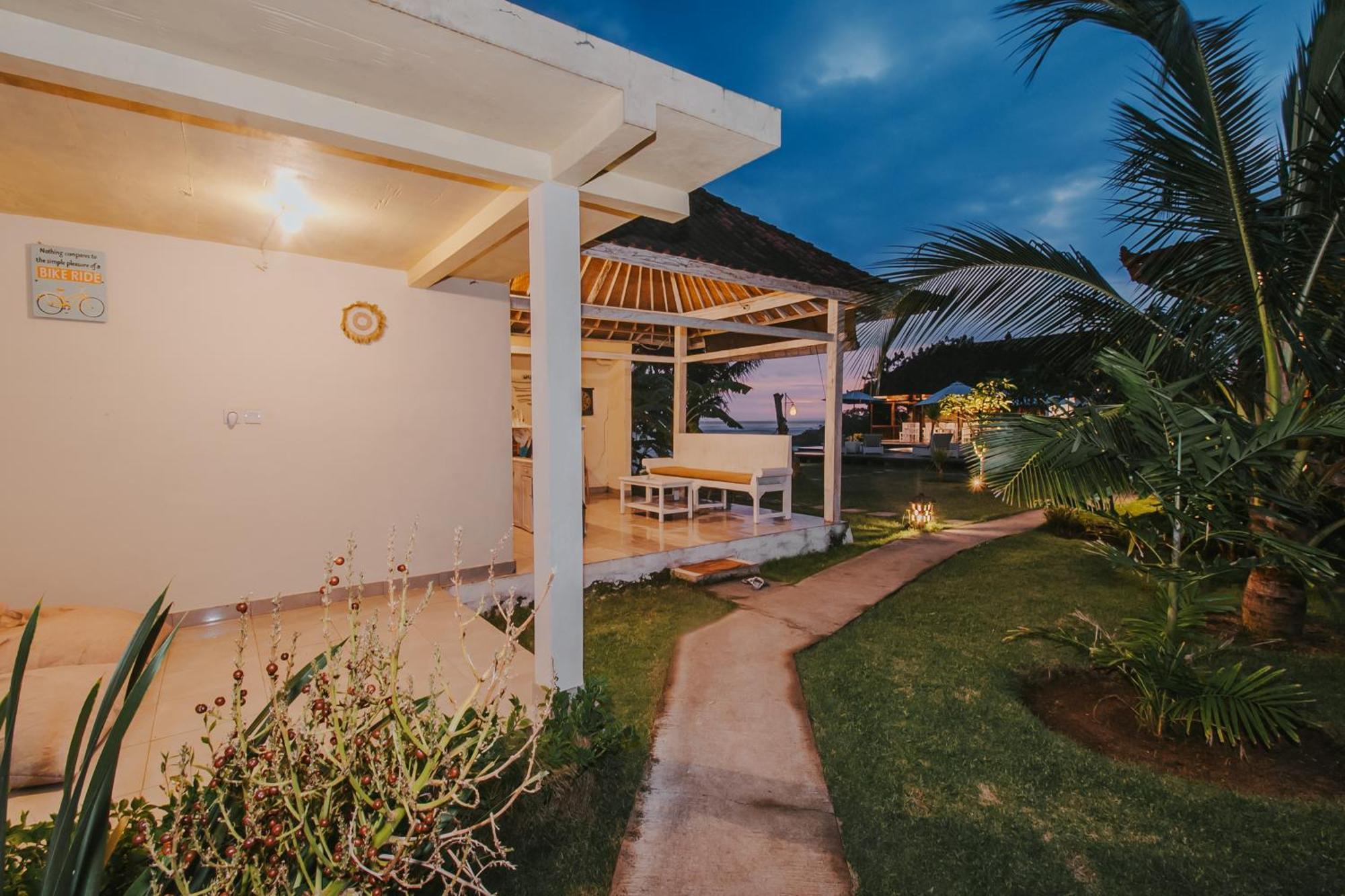 Lembongan Seaview Hotel Exterior photo