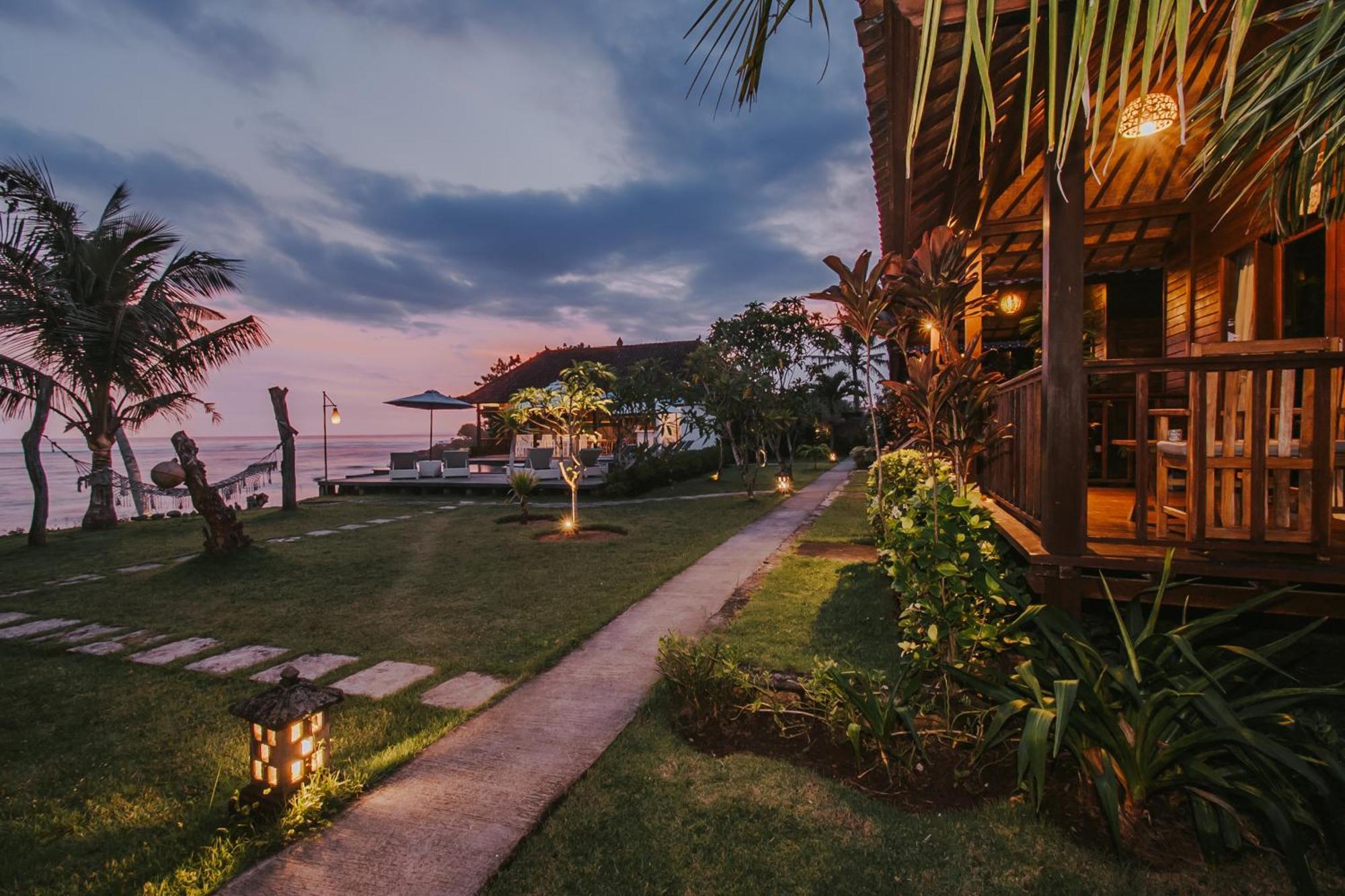 Lembongan Seaview Hotel Exterior photo