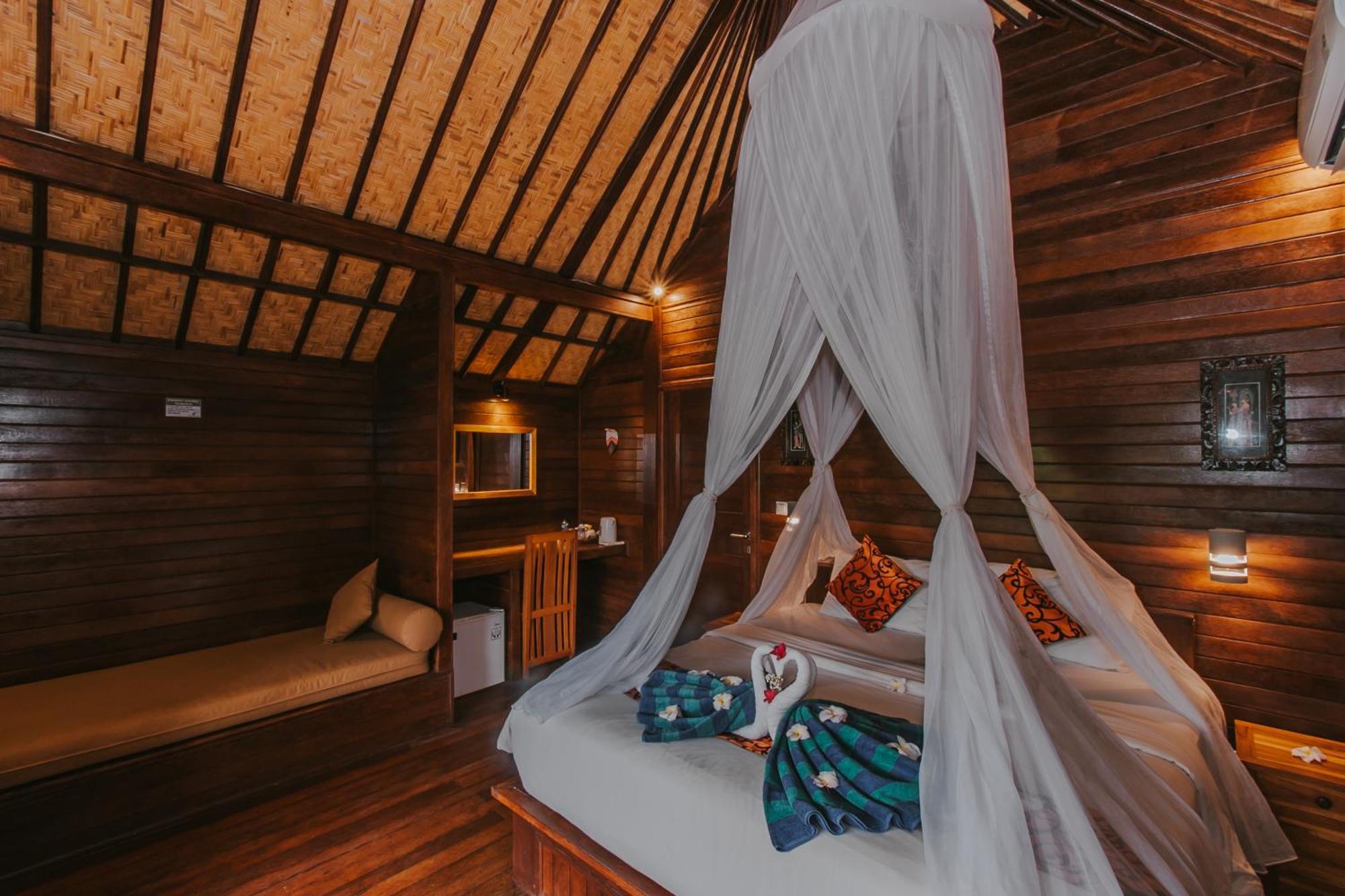 Lembongan Seaview Hotel Exterior photo