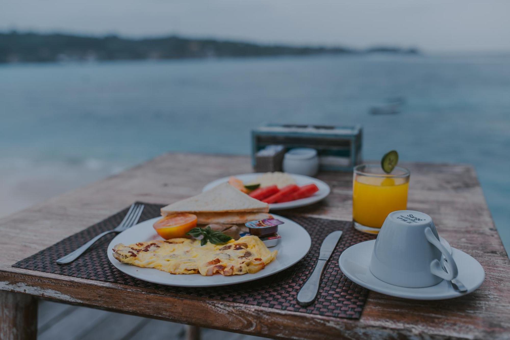 Lembongan Seaview Hotel Exterior photo