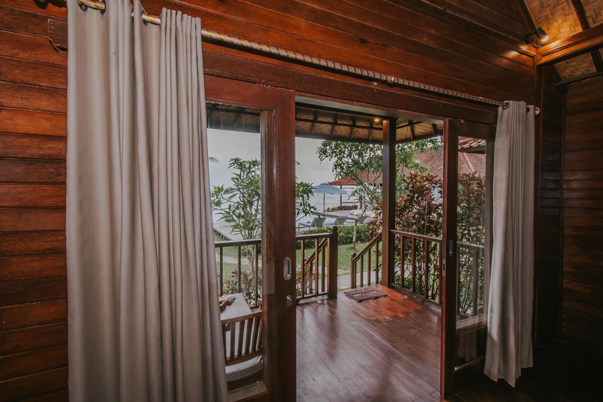 Lembongan Seaview Hotel Exterior photo