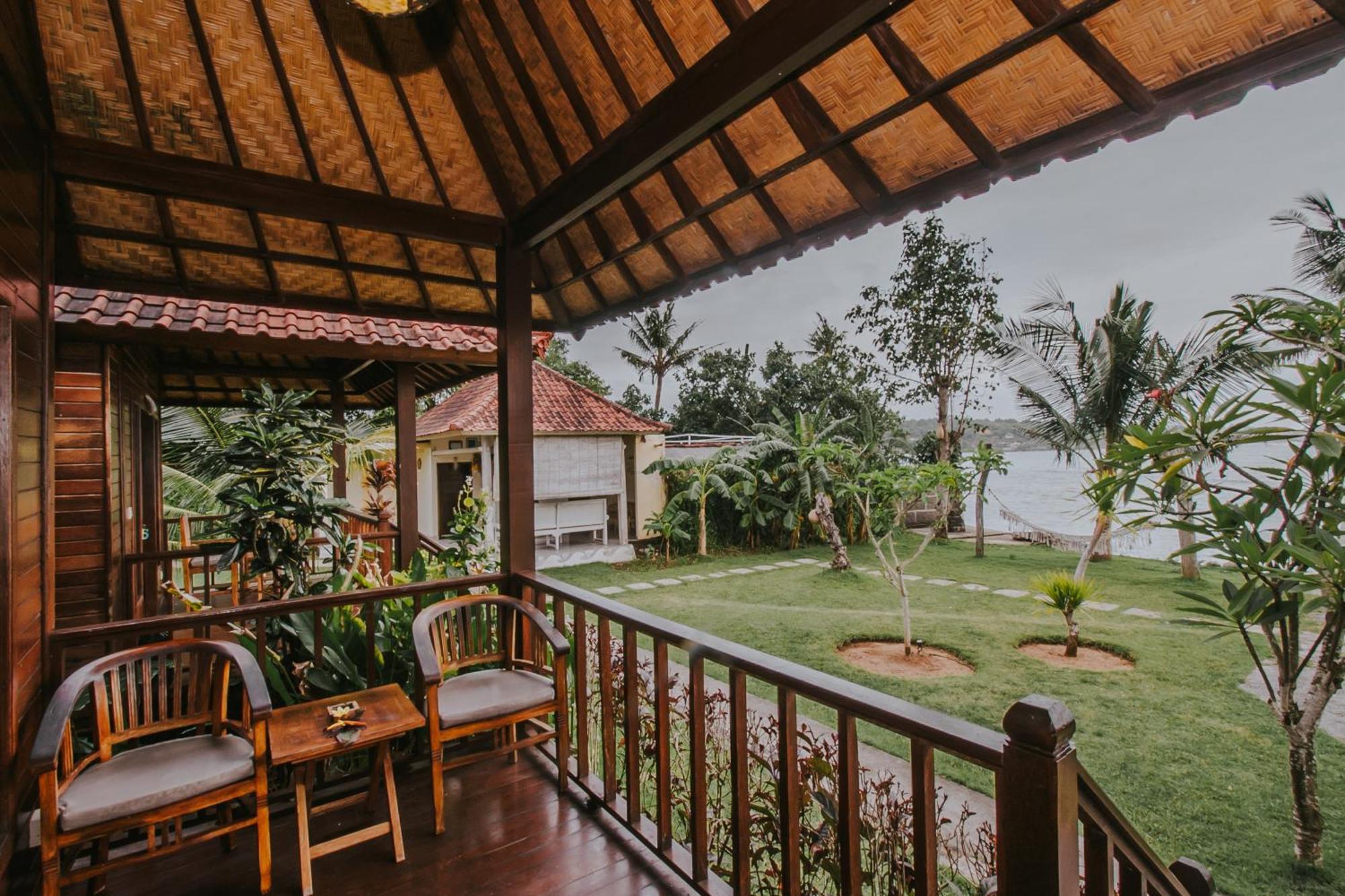 Lembongan Seaview Hotel Exterior photo