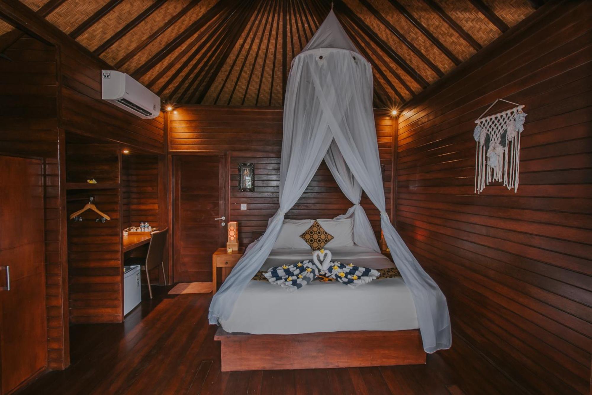 Lembongan Seaview Hotel Nusa Lembongan  Exterior photo
