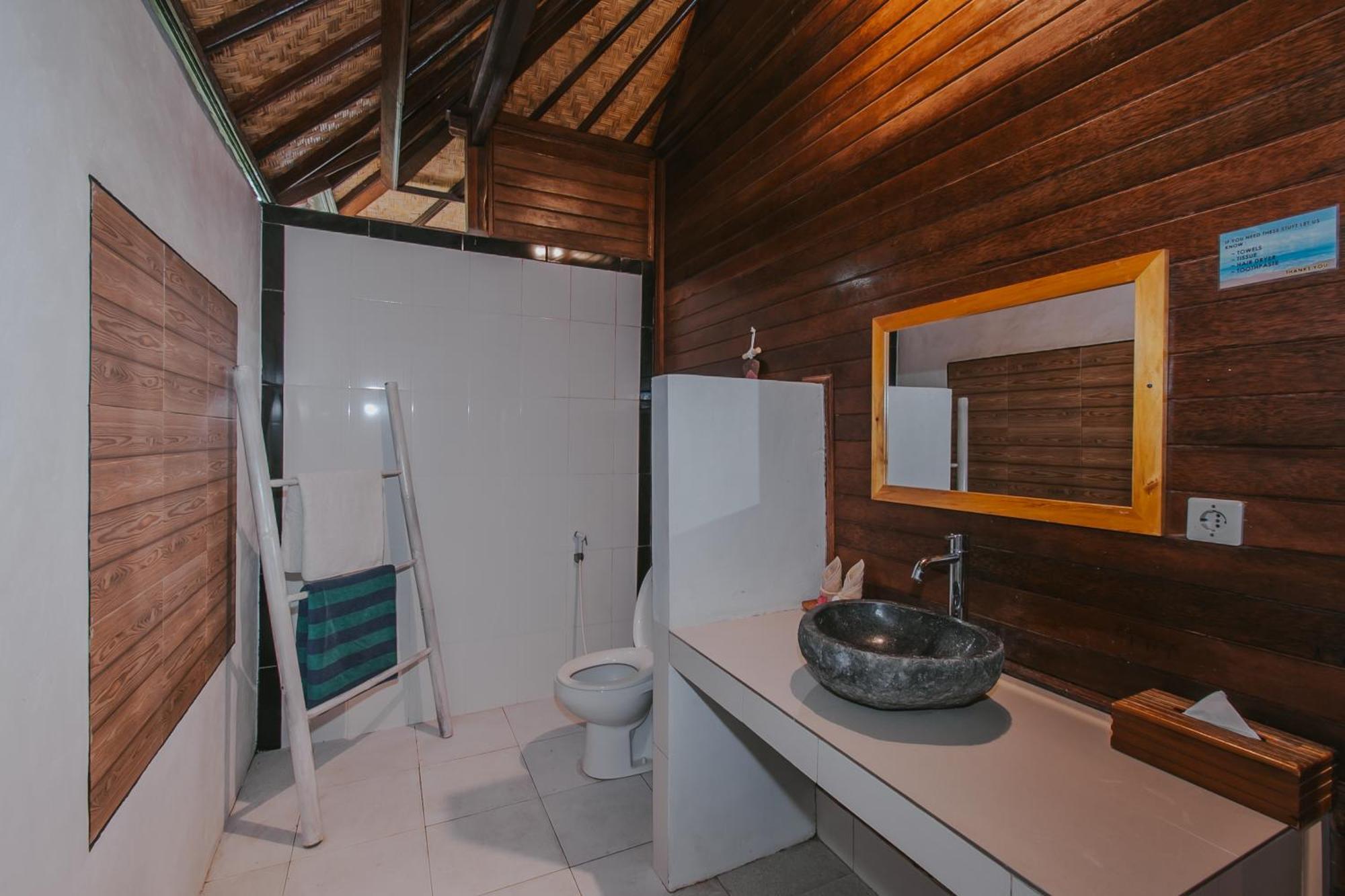 Lembongan Seaview Hotel Exterior photo