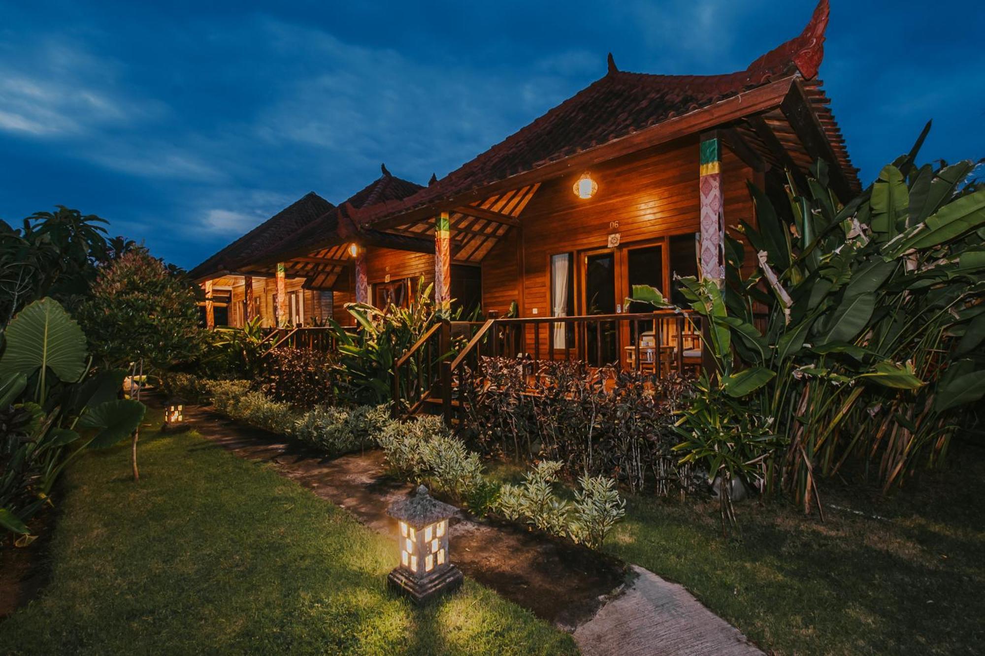 Lembongan Seaview Hotel Nusa Lembongan  Exterior photo