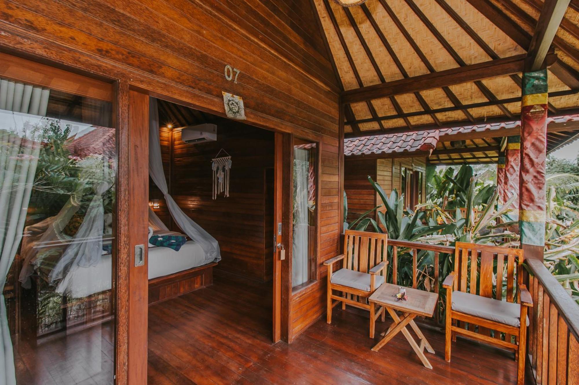 Lembongan Seaview Hotel Nusa Lembongan  Exterior photo